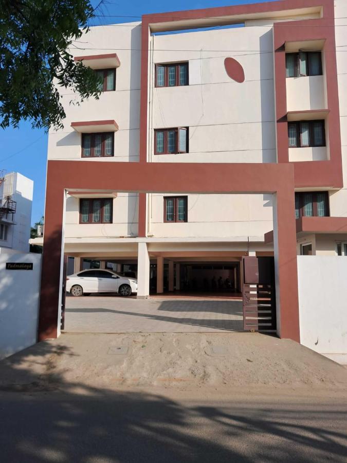Mayfair Service Apartments Coimbatore Exteriör bild