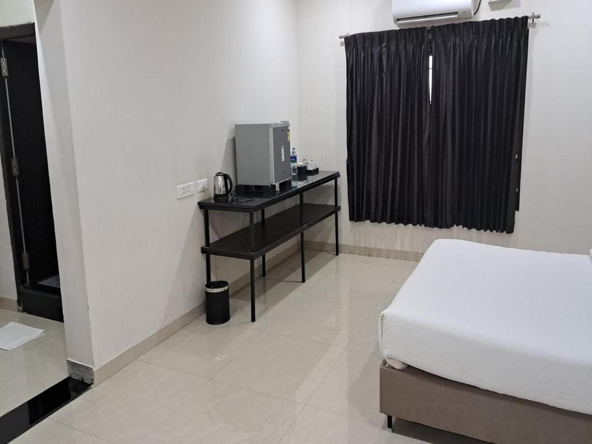 Mayfair Service Apartments Coimbatore Exteriör bild